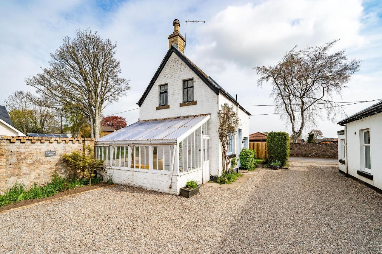 Robins Nest Cottage Blairgowrie and Rattray Exterior photo